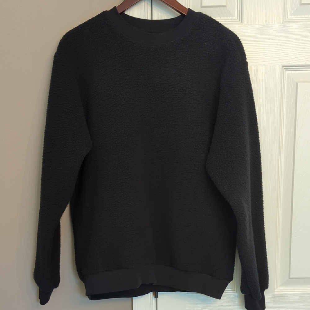 Men's Fabletics Explorer Black Sherpa Crewneck Sweatshirt